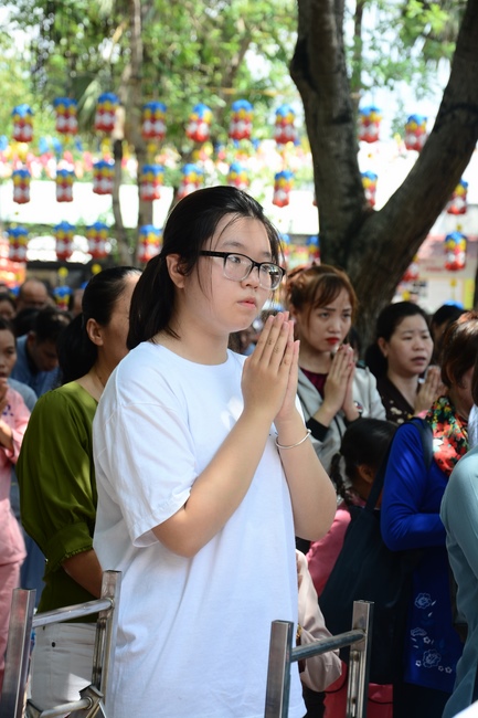 Impressive Vesak Ceremony at Hoang Phap temple