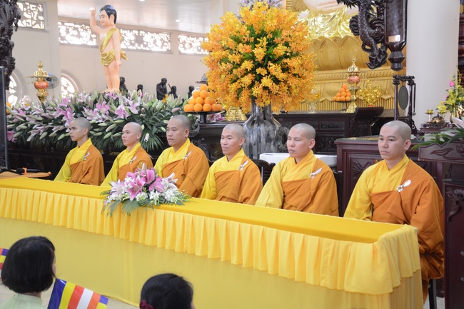 Impressive Vesak Ceremony at Hoang Phap temple