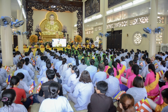 Impressive Vesak Ceremony at Hoang Phap temple