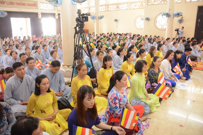 Impressive Vesak Ceremony at Hoang Phap temple