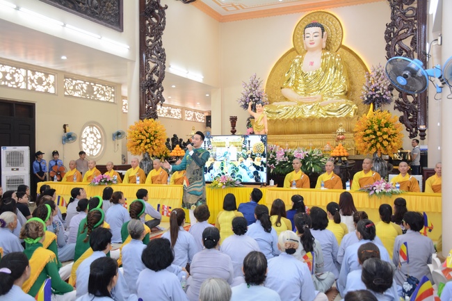 Impressive Vesak Ceremony at Hoang Phap temple