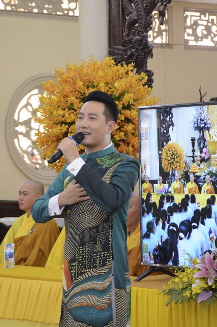 Impressive Vesak Ceremony at Hoang Phap temple
