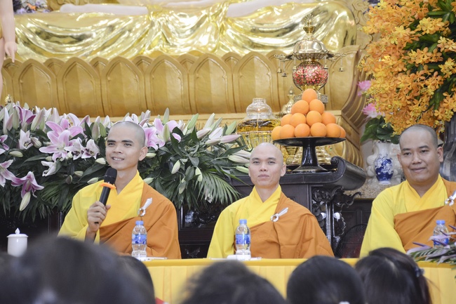 Impressive Vesak Ceremony at Hoang Phap temple