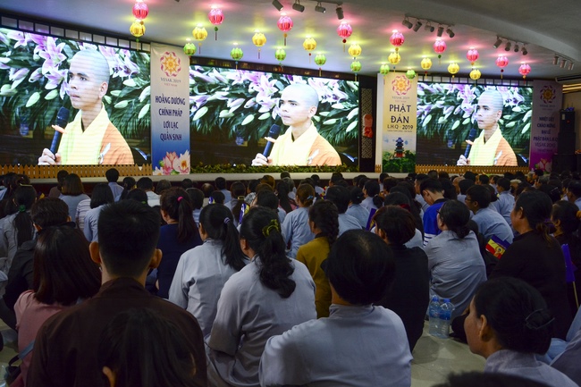 Impressive Vesak Ceremony at Hoang Phap temple