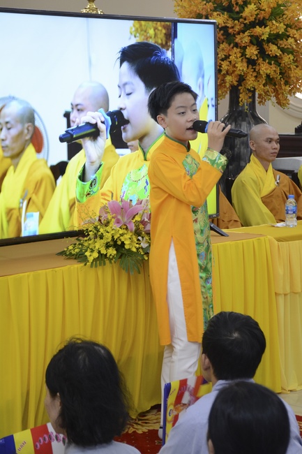 Impressive Vesak Ceremony at Hoang Phap temple