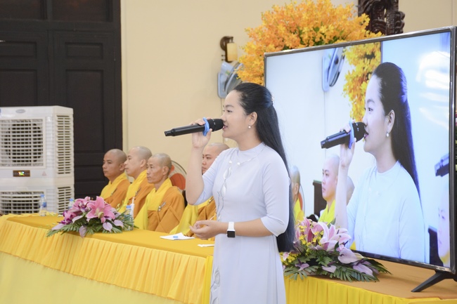 Impressive Vesak Ceremony at Hoang Phap temple