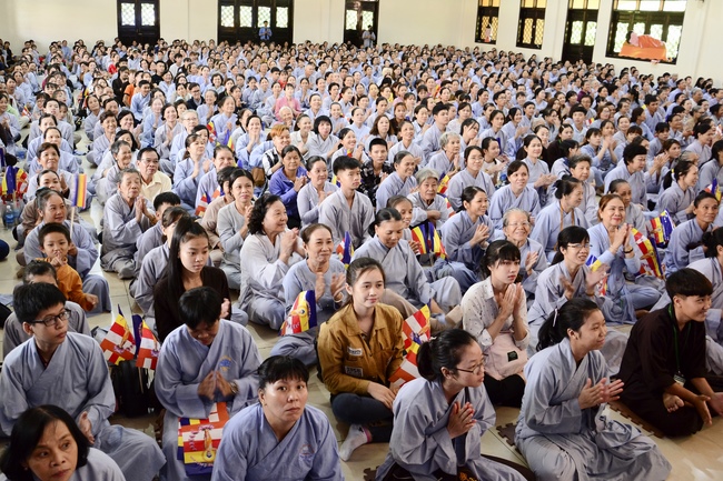 Impressive Vesak Ceremony at Hoang Phap temple
