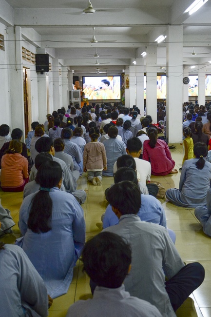 Impressive Vesak Ceremony at Hoang Phap temple