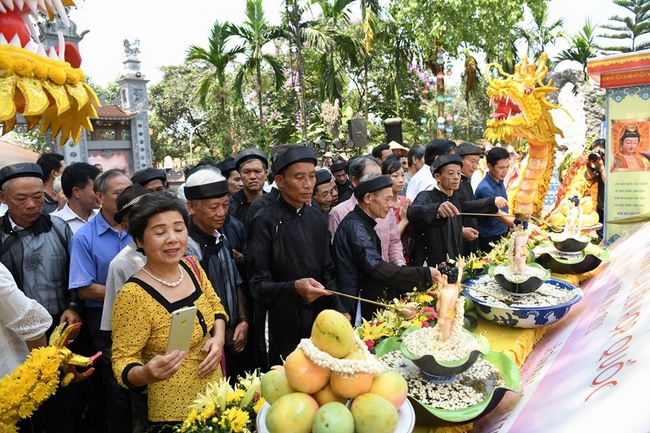 Sowing conditions of leaving-home on the Buddha's birthday season 2019