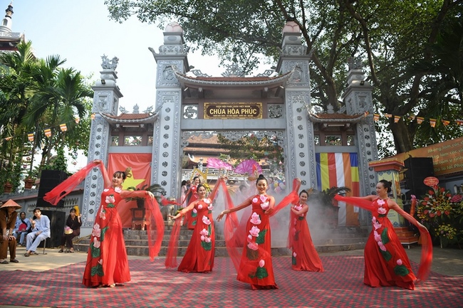 Sowing conditions of leaving-home on the Buddha's birthday season 2019