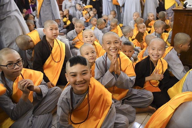 Sowing conditions of leaving-home on the Buddha's birthday season 2019