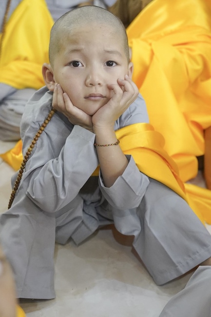 Sowing conditions of leaving-home on the Buddha's birthday season 2019