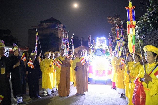 Sowing conditions of leaving-home on the Buddha's birthday season 2019