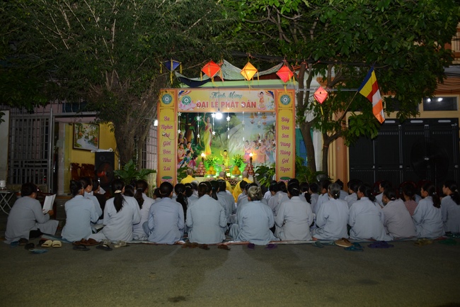 Tay Khanh Pagoda celebrating the Buddha'  bathing rite for Buddhist families