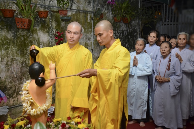 Tay Khanh Pagoda celebrating the Buddha'  bathing rite for Buddhist families