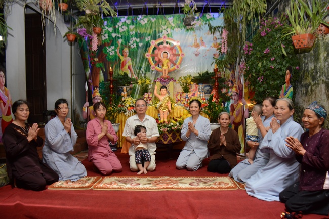 Tay Khanh Pagoda celebrating the Buddha'  bathing rite for Buddhist families