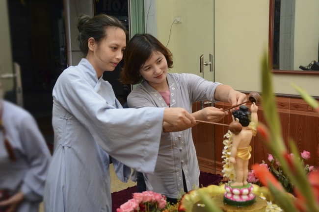 Tay Khanh Pagoda celebrating the Buddha'  bathing rite for Buddhist families