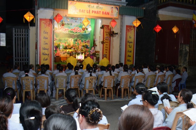 Tay Khanh Pagoda celebrating the Buddha'  bathing rite for Buddhist families