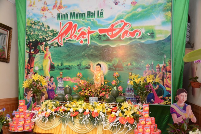 Tay Khanh Pagoda celebrating the Buddha'  bathing rite for Buddhist families