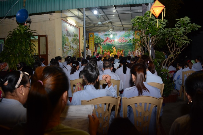 Tay Khanh Pagoda celebrating the Buddha'  bathing rite for Buddhist families