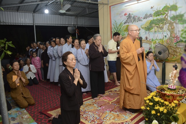 Tay Khanh Pagoda celebrating the Buddha'  bathing rite for Buddhist families