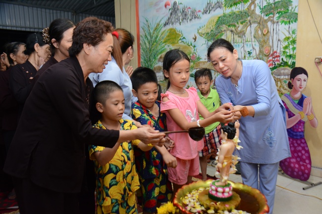 Tay Khanh Pagoda celebrating the Buddha'  bathing rite for Buddhist families