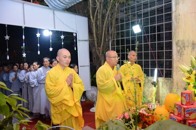 Tay Khanh Pagoda celebrating the Buddha'  bathing rite for Buddhist families