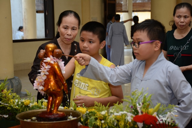 Vesak ceremony at Tay Khanh pagoda, Thai Binh province