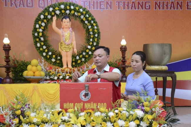 Vesak ceremony at Tay Khanh pagoda, Thai Binh province