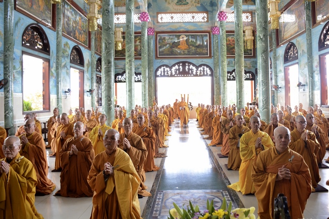 Hoang Phap Monk Join the Monastic Confession 2019
