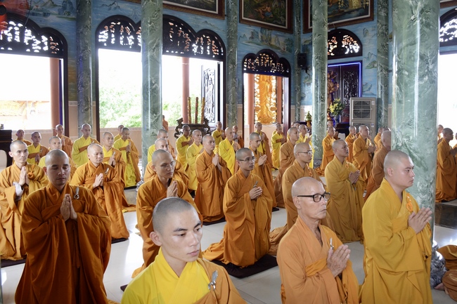 Hoang Phap Monk Join the Monastic Confession 2019