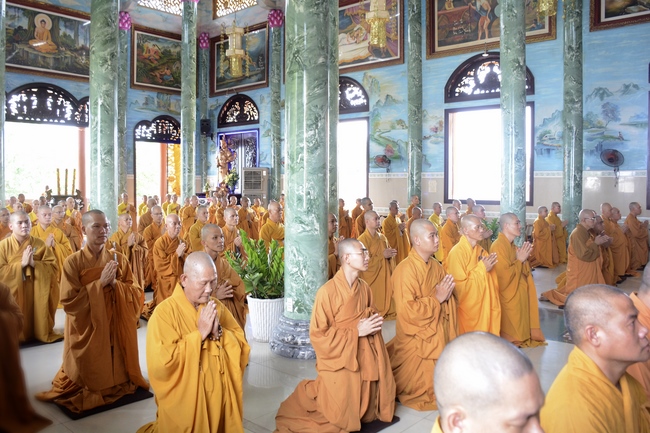 Hoang Phap Monk Join the Monastic Confession 2019