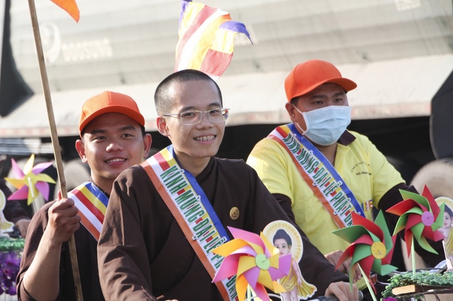 Diễu hành xe đạp mừng đại lễ Phật đản 2019