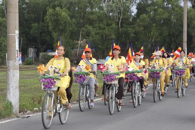 Diễu hành xe đạp mừng đại lễ Phật đản 2019