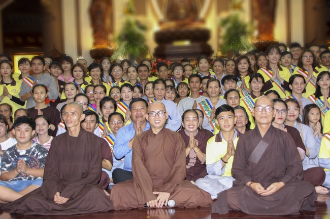 Diễu hành xe đạp mừng đại lễ Phật đản 2019