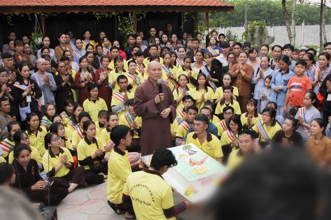 Diễu hành xe đạp mừng đại lễ Phật đản 2019