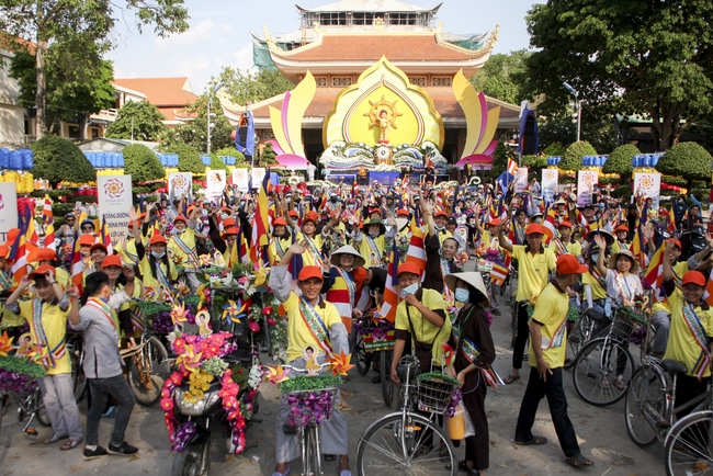 Diễu hành xe đạp mừng đại lễ Phật đản 2019