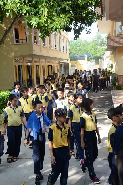 Trường Tuệ Đức sinh hoạt ngoại khóa tại chùa Hoằng Pháp