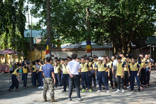 Trường Tuệ Đức sinh hoạt ngoại khóa tại chùa Hoằng Pháp