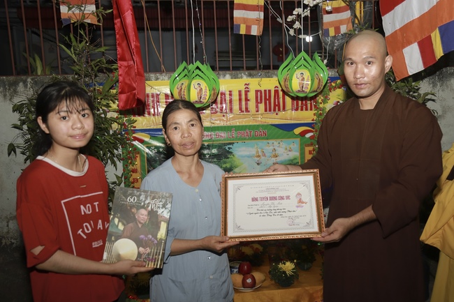 Chùa Đống Cao thăm vườn Lâm-tỳ-ni tư gia Phật tử