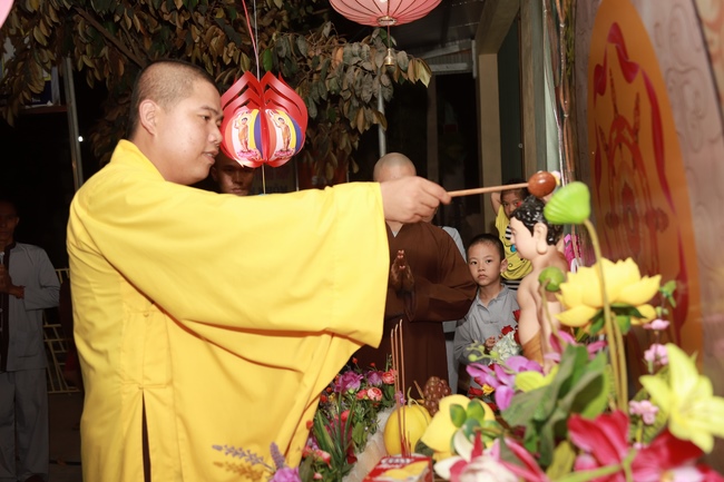 Chùa Đống Cao thăm vườn Lâm-tỳ-ni tư gia Phật tử