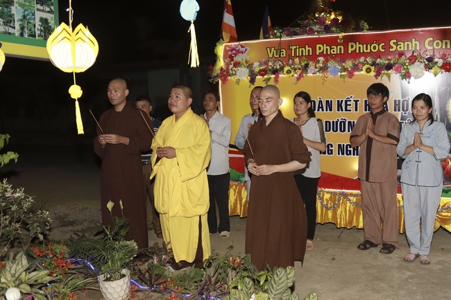 Chùa Đống Cao thăm vườn Lâm-tỳ-ni tư gia Phật tử