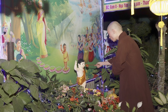 Chùa Đống Cao thăm vườn Lâm-tỳ-ni tư gia Phật tử