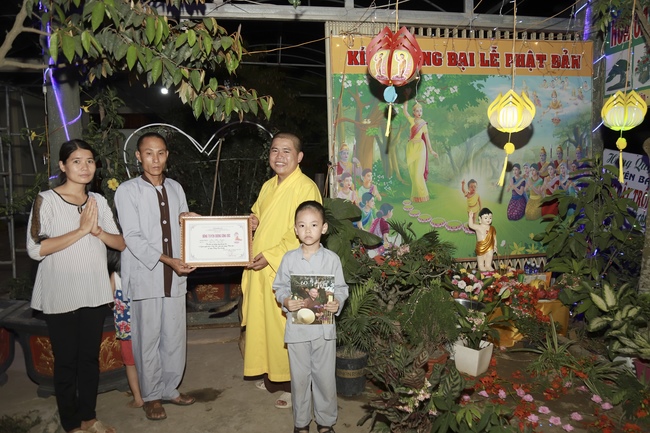 Chùa Đống Cao thăm vườn Lâm-tỳ-ni tư gia Phật tử