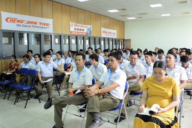 Tiếp tục nói chuyện tại Công ty TNHH CN Cao Su Chính Tân Việt Nam