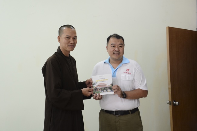 Tiếp tục nói chuyện tại Công ty TNHH CN Cao Su Chính Tân Việt Nam