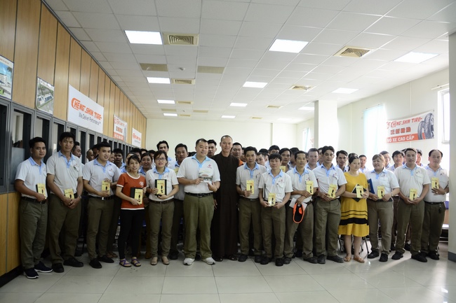 Tiếp tục nói chuyện tại Công ty TNHH CN Cao Su Chính Tân Việt Nam