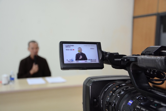 Tiếp tục nói chuyện tại Công ty TNHH CN Cao Su Chính Tân Việt Nam