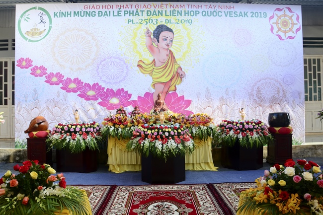 The Buddha's Birthday Great Ceremony at Tay Phap Pagoda