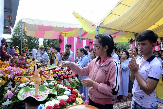 The Buddha's Birthday Great Ceremony at Tay Phap Pagoda